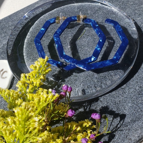 New Baublebar Blue Marble big Hoop resin earrings - Picture 2 of 8